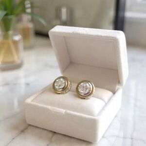 Halo Round Crystal Stud Earrings Classic‎ Elegant Timeless Jewelry Minimalist